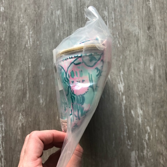 Lilly Pulitzer GWP Waist Bag - Camelflage - Picture 5 of 8